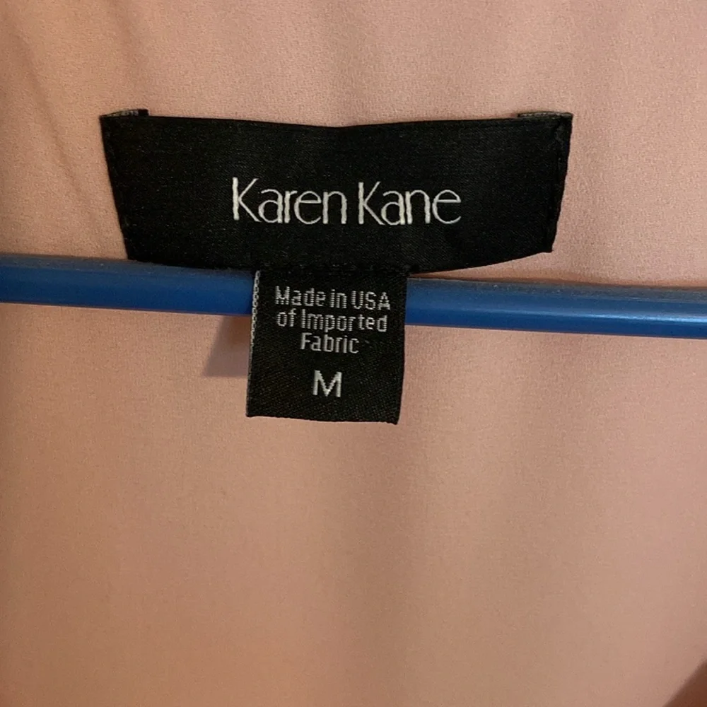 EUC Karen Kane Blush Pink blouse Sz Medium 2/$25 - Picture 2 of 5